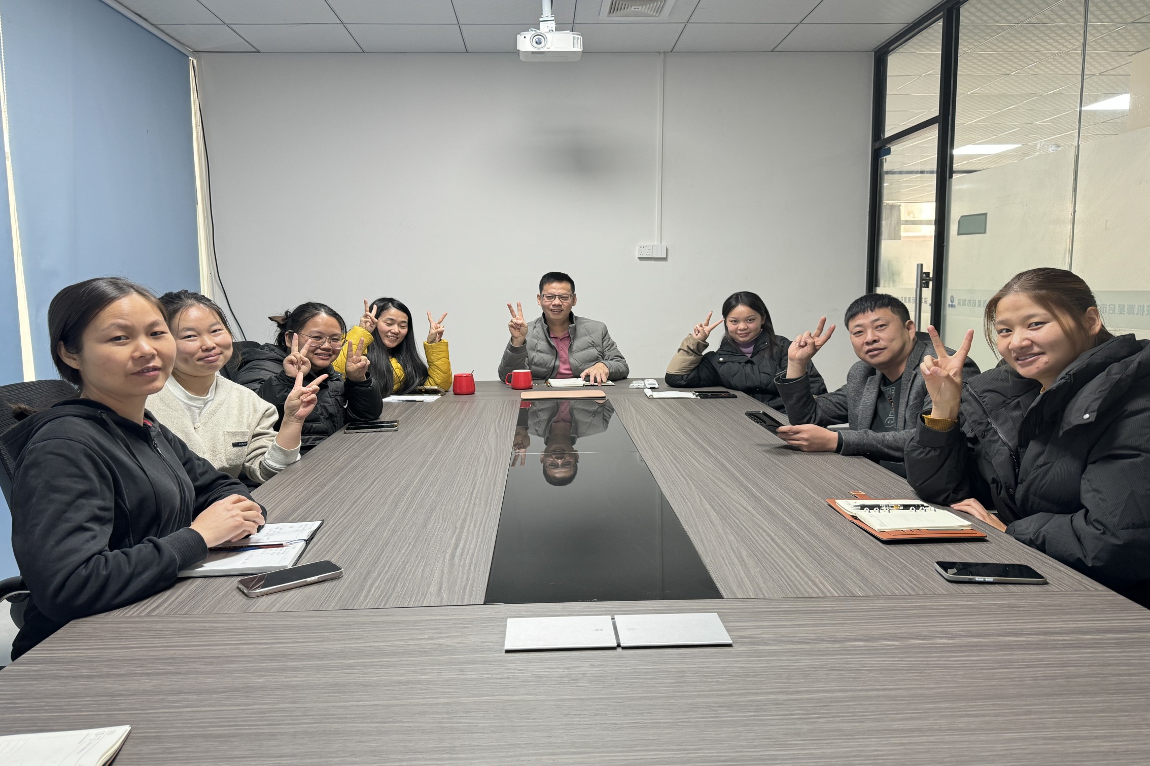 Công ty Shenzhen Qixingyuan tổ chức cuộc họp tóm tắt thường niên năm 2024, mong chờ các mục tiêu năm mới